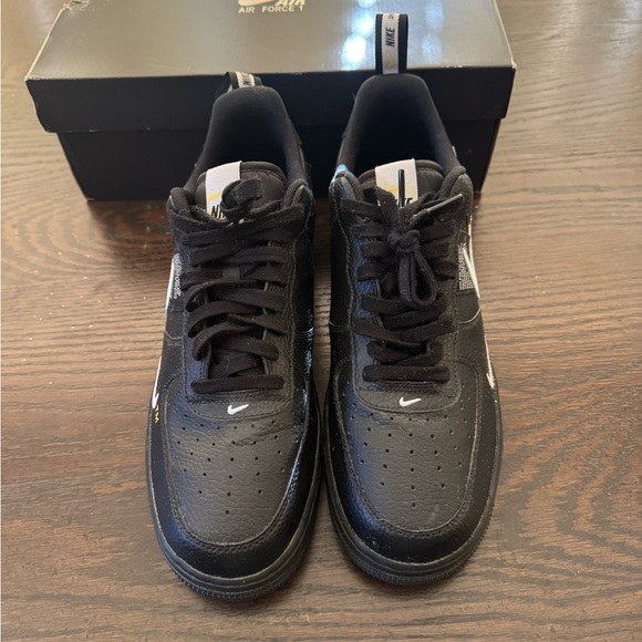 Nike Air Force 1 07 LV8 Overbranding - Picture 4 of 8